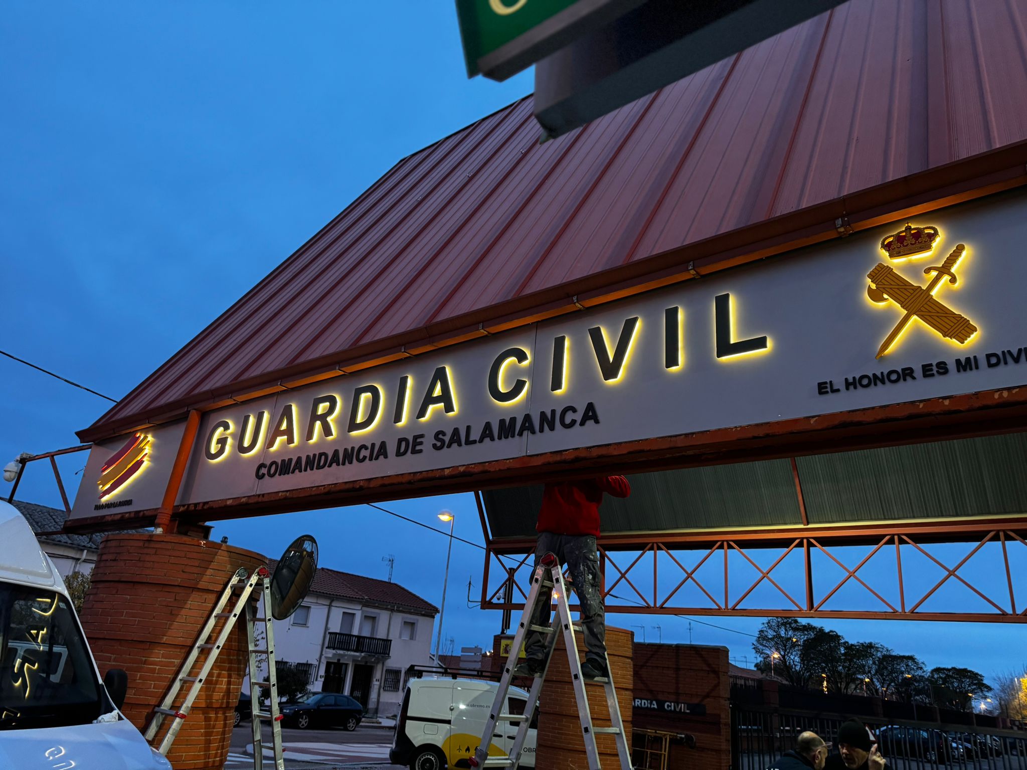 Rótulo luminoso para Guardia Civil