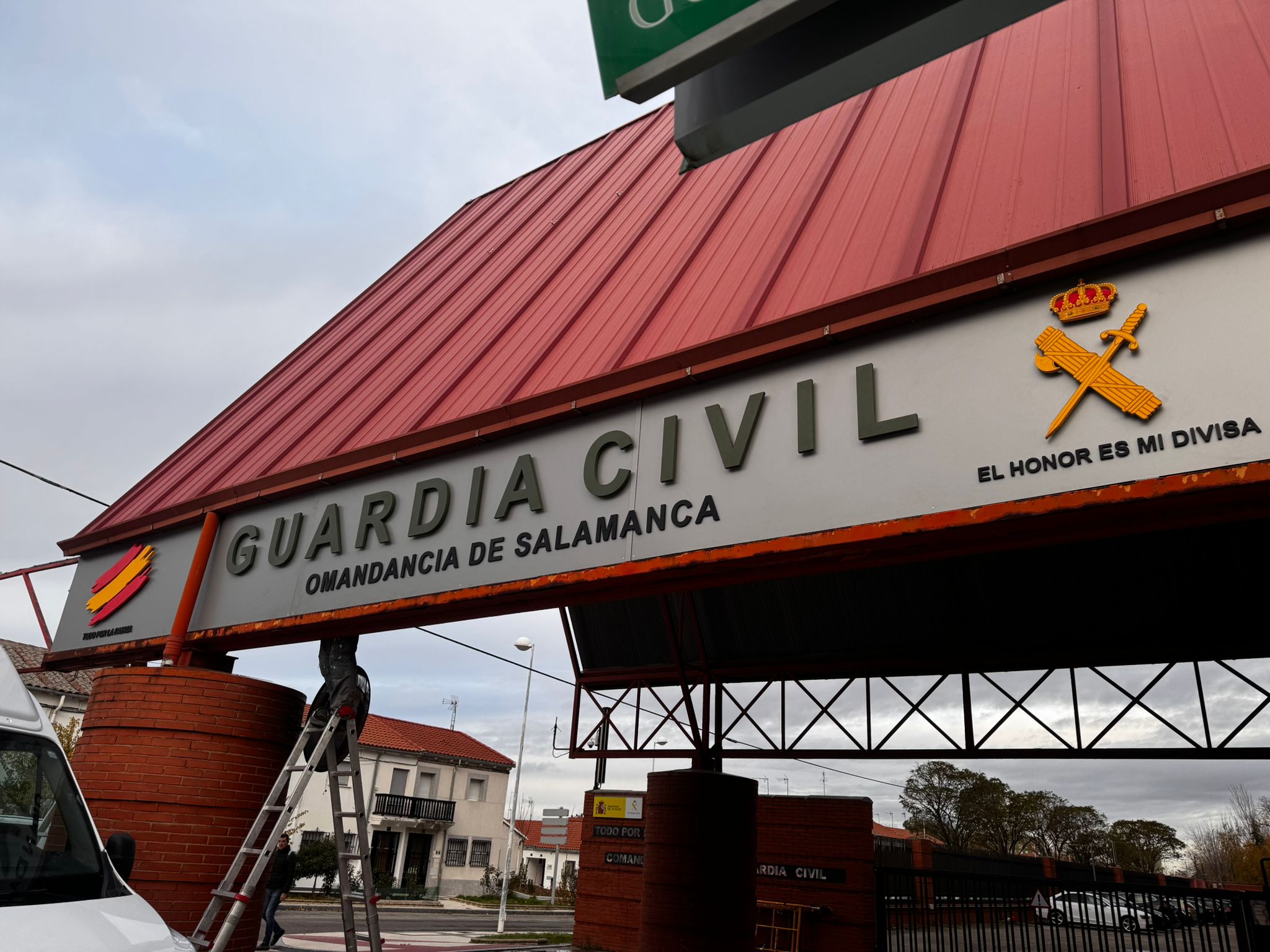Rótulo luminoso para Guardia Civil — imagen 2