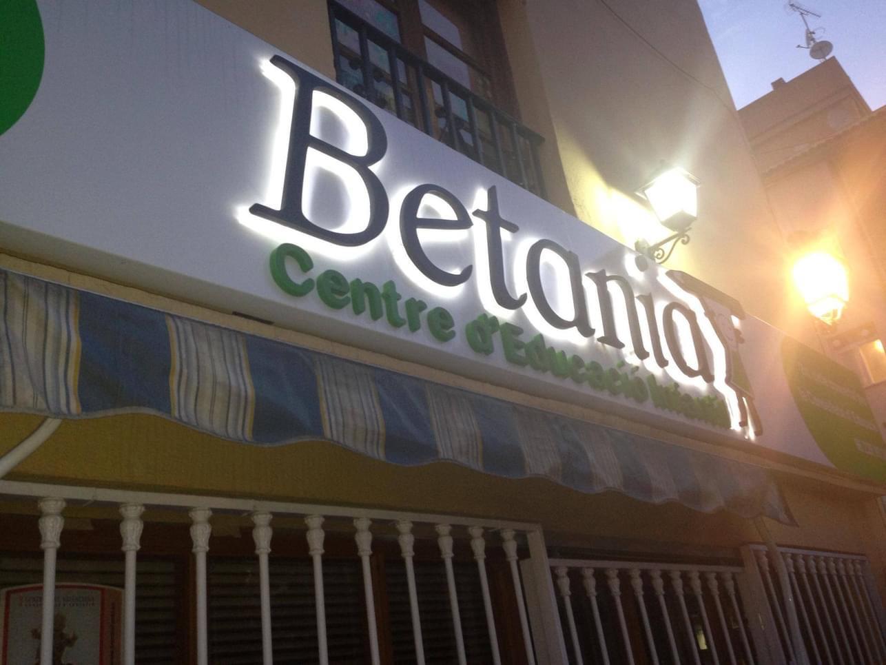 Rótulo con bandeja aluminio + letras retroiluminadas — imagen 2