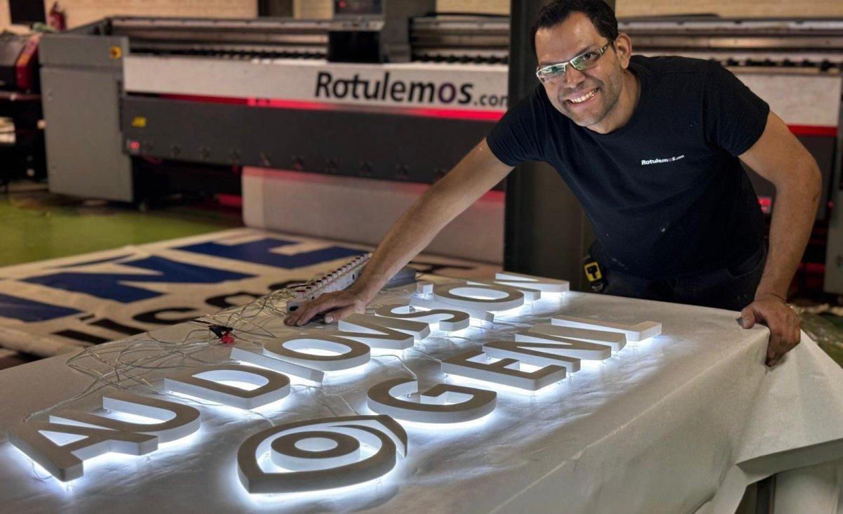Letras corpóreas rotulemos